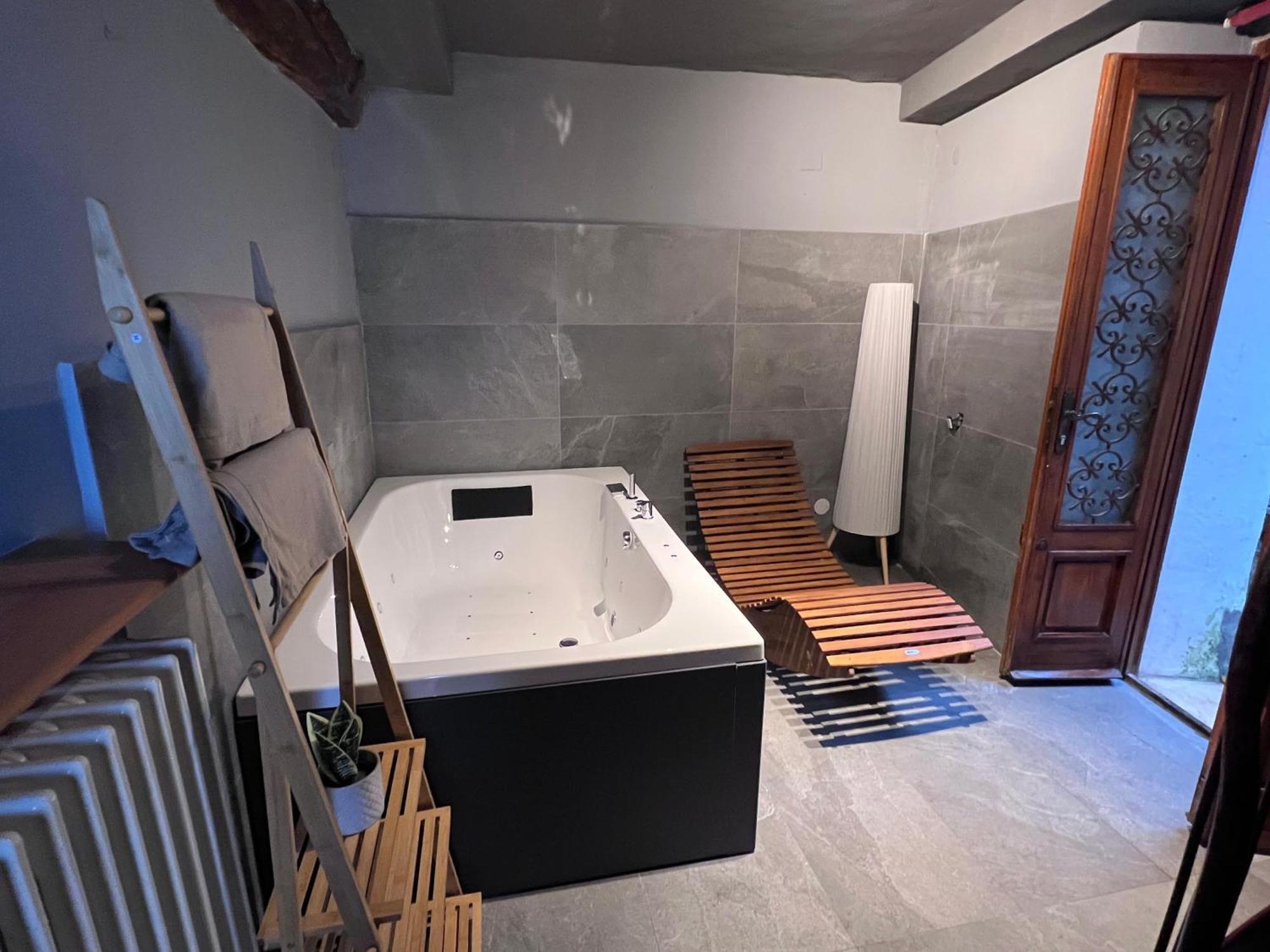 Como, Jacuzzi And Private Pool Ferienhaus